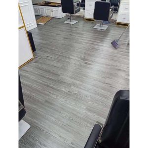 Hình sảnh sàn nhựa giả gỗ hoàn thiện
